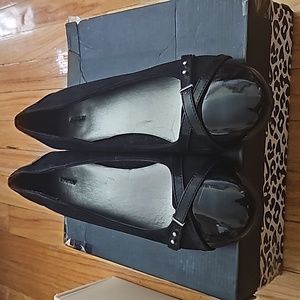 Women Savona Suede and Patent Leather Flat Shoes by Avenue Size 12W